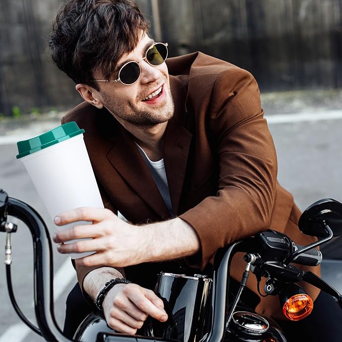 Domensi 15 Pack Reusable Coffee Cups with Lids 16 oz Disposable Travel Cups Bulk Plastic to Go Coffee Tumblers for DIY Hot Cold Drink Party Favors Coworker, Microwaveable (White with Green Lid)