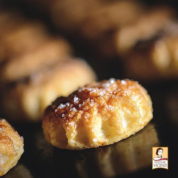 Italian Fine Pastry Cookies Assortment From Verona | 6 Different Filling - Hazelnut Chocolate Milk, Raspberry Cashews Almond, Cocoa Cream & Shortbread Cocoa | 24.69 Oz Gift Box Tin