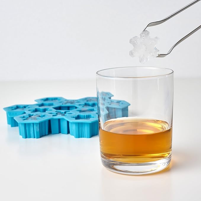 TrueZoo Snowflake Silicone Ice Cube Tray, Flexible Ice Mold for Whiskey, Cocktails, Jello Shots, Chocolates, Desserts, Crafts, Frozen Treats, Kitchen & Home Bar Gifts, Set of 1, Blue